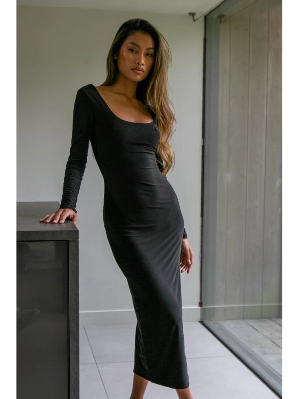 NWT AYM Studio black Paxton long sleeve shaping midi dress